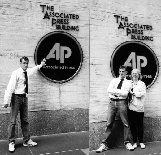 NICK004 Nicolas Rapp at the AP New York headquarter - 50 Rockefeller Center - with Susie Hoffmann in 2004